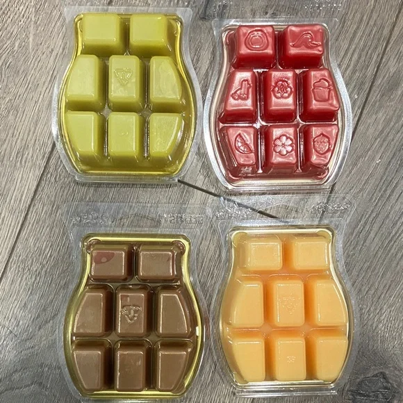 Bundle of 19 Scentsy Wax Melt Bars, Unopened - Picture 5 of 11